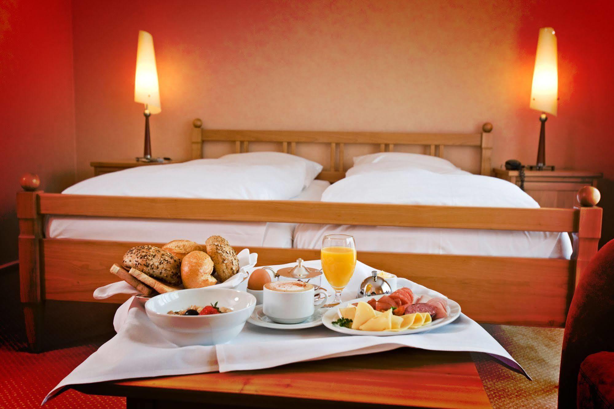 Hotel Sonne Rheda-Wiedenbrueck Bagian luar foto