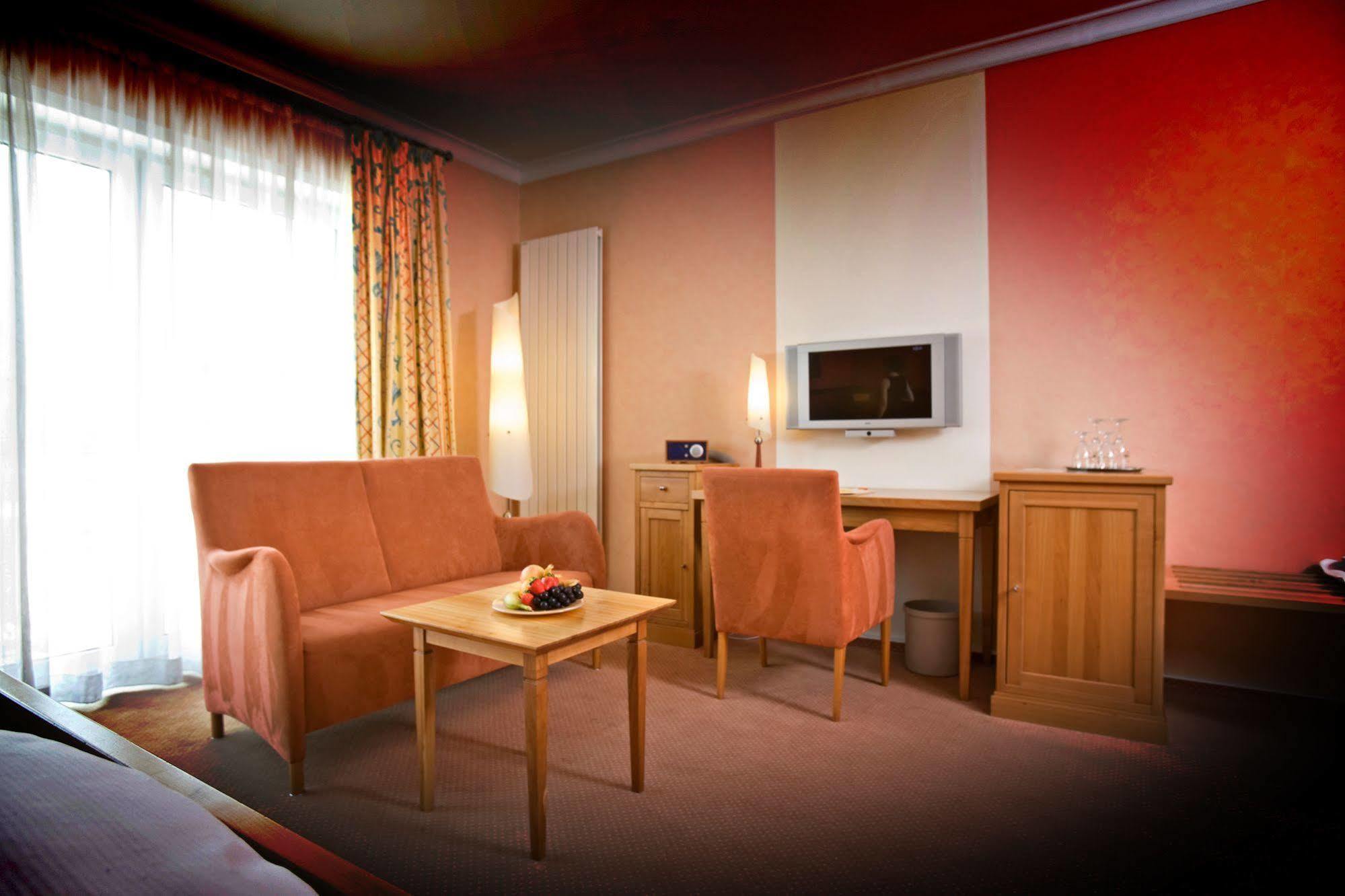 Hotel Sonne Rheda-Wiedenbrueck Bagian luar foto